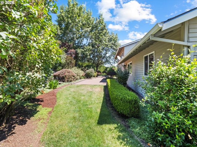 27885 Sw LADD HILL Rd, Sherwood, OR 97140