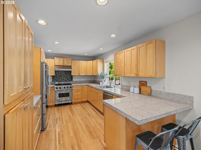27885 Sw LADD HILL Rd, Sherwood, OR 97140