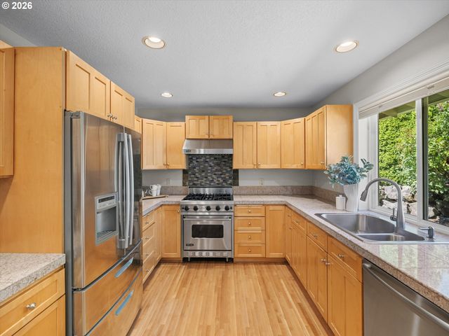 27885 Sw LADD HILL Rd, Sherwood, OR 97140
