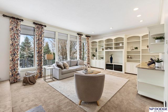 115 S 128th Plaza, Omaha, NE 68154