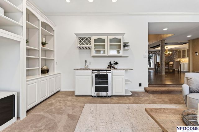 115 S 128th Plaza, Omaha, NE 68154