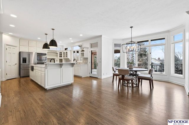 115 S 128th Plaza, Omaha, NE 68154