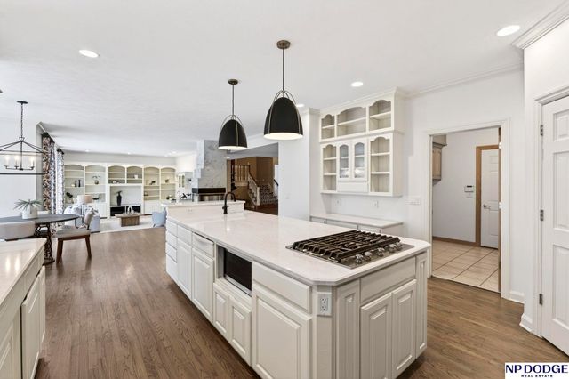 115 S 128th Plaza, Omaha, NE 68154