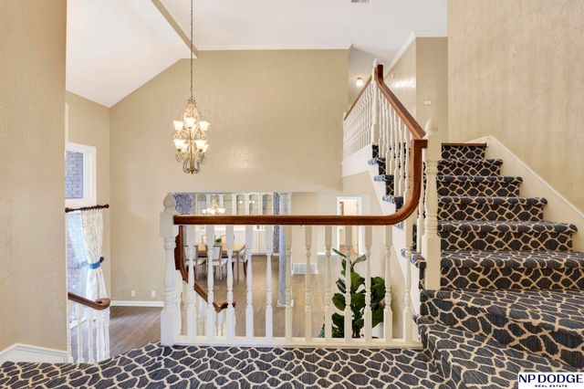 115 S 128th Plaza, Omaha, NE 68154