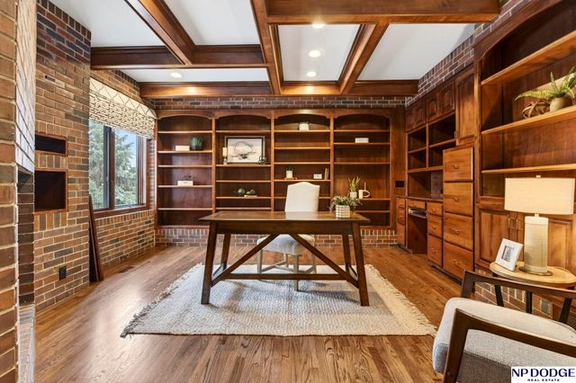 115 S 128th Plaza, Omaha, NE 68154