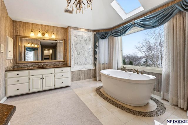 115 S 128th Plaza, Omaha, NE 68154