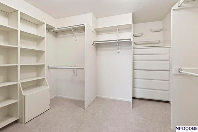 115 S 128th Plaza, Omaha, NE 68154