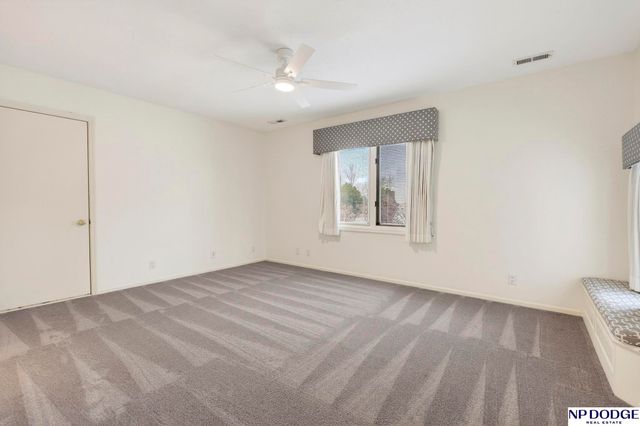 115 S 128th Plaza, Omaha, NE 68154