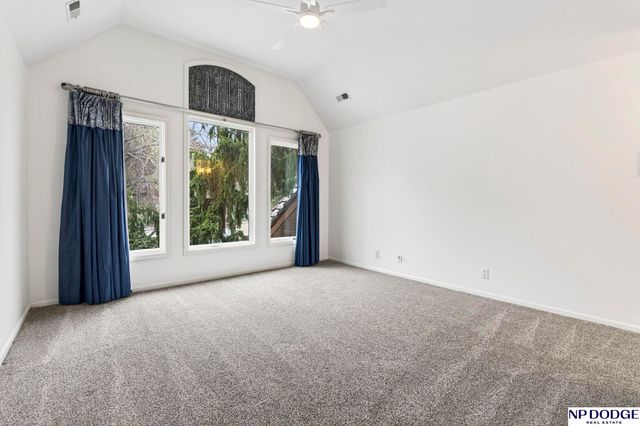 115 S 128th Plaza, Omaha, NE 68154