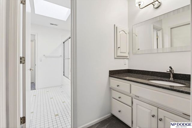 115 S 128th Plaza, Omaha, NE 68154