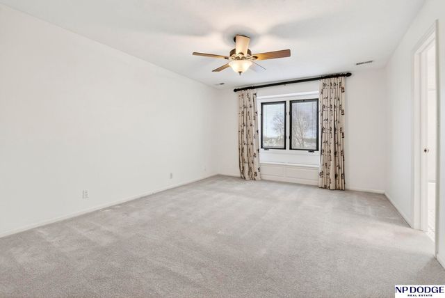 115 S 128th Plaza, Omaha, NE 68154