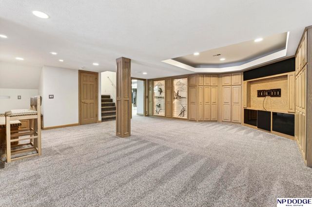 115 S 128th Plaza, Omaha, NE 68154