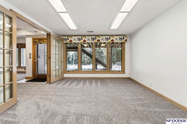 115 S 128th Plaza, Omaha, NE 68154