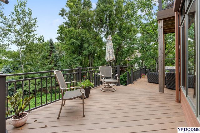 115 S 128th Plaza, Omaha, NE 68154