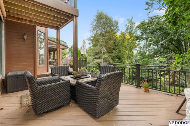 115 S 128th Plaza, Omaha, NE 68154