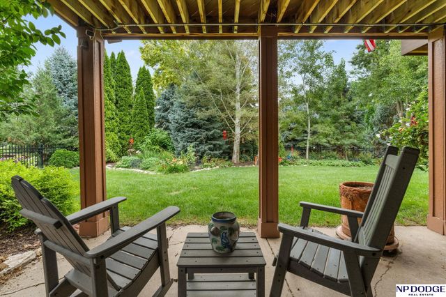 115 S 128th Plaza, Omaha, NE 68154