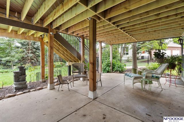 115 S 128th Plaza, Omaha, NE 68154