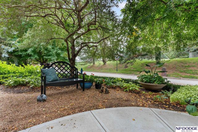 115 S 128th Plaza, Omaha, NE 68154