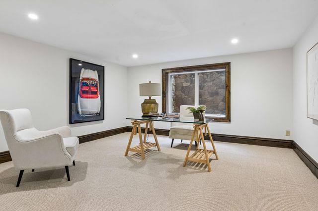 2204 W Lake Of The Isles Parkway, Minneapolis, MN 55405