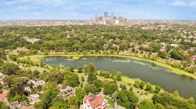 2204 W Lake Of The Isles Parkway, Minneapolis, MN 55405