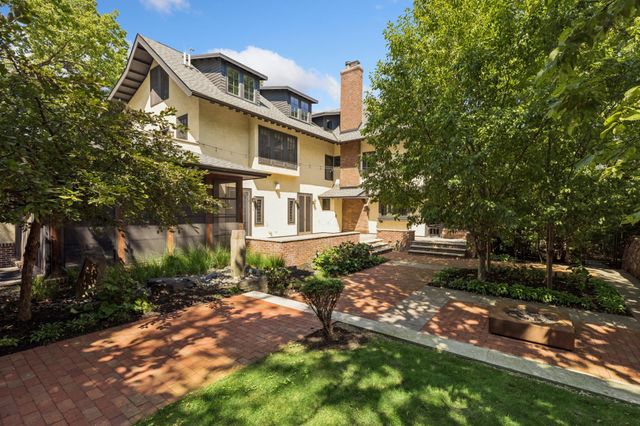2204 W Lake Of The Isles Parkway, Minneapolis, MN 55405