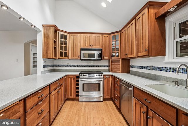 2106 LOCUST AVE, Wilmington, DE 19810