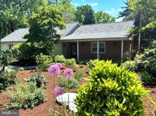 2106 LOCUST AVE, Wilmington, DE 19810