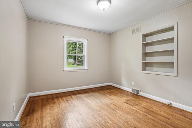2106 LOCUST AVE, Wilmington, DE 19810