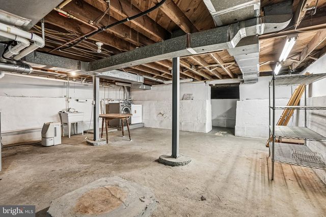 2106 LOCUST AVE, Wilmington, DE 19810