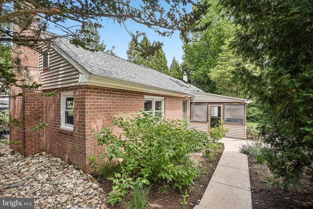 2106 LOCUST AVE, Wilmington, DE 19810