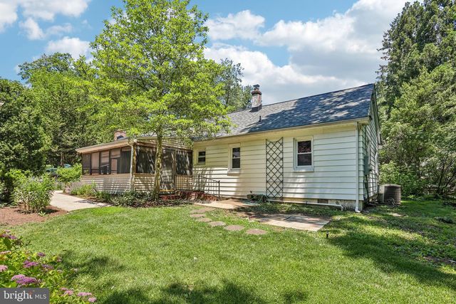 2106 LOCUST AVE, Wilmington, DE 19810