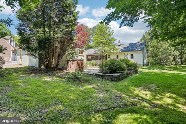 2106 LOCUST AVE, Wilmington, DE 19810