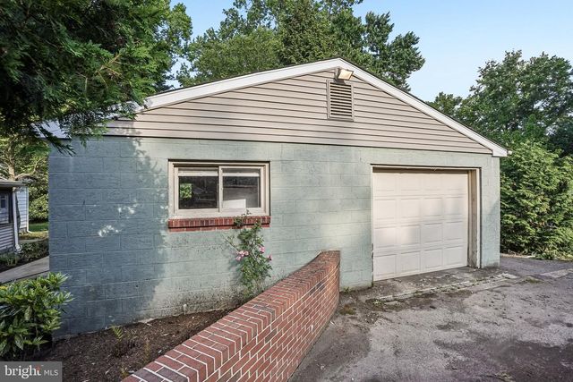 2106 LOCUST AVE, Wilmington, DE 19810