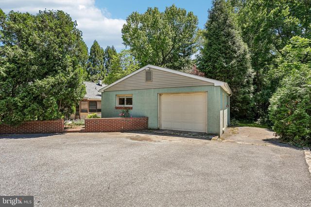 2106 LOCUST AVE, Wilmington, DE 19810