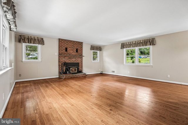 2106 LOCUST AVE, Wilmington, DE 19810