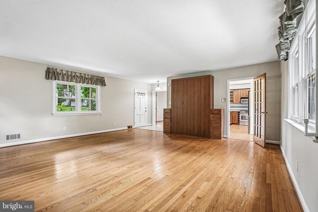 2106 LOCUST AVE, Wilmington, DE 19810