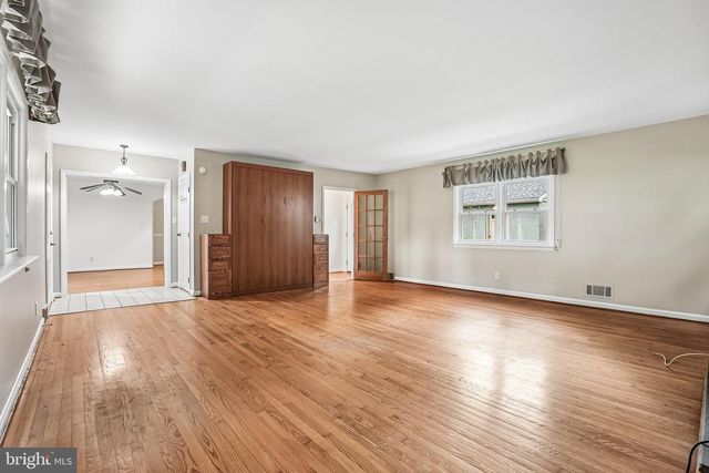 2106 LOCUST AVE, Wilmington, DE 19810