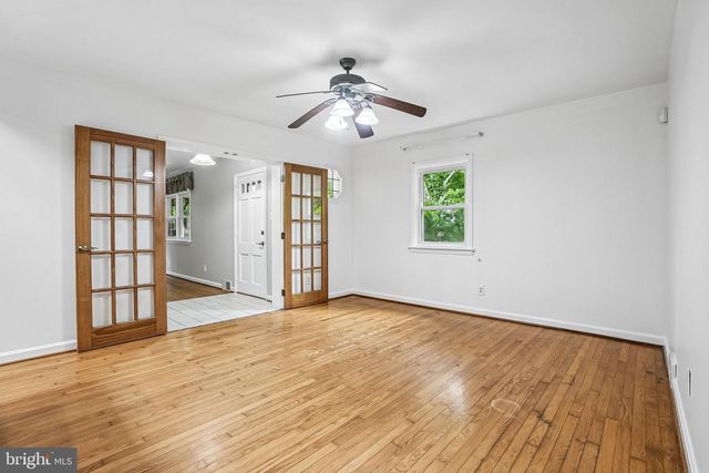 2106 LOCUST AVE, Wilmington, DE 19810