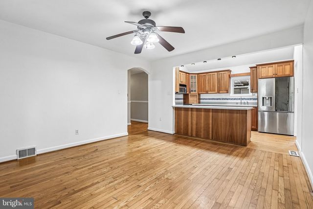 2106 LOCUST AVE, Wilmington, DE 19810