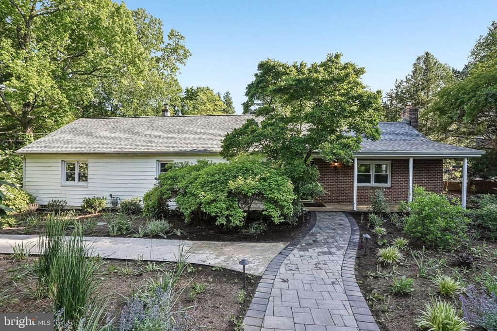 2106 LOCUST AVE, Wilmington, DE 19810