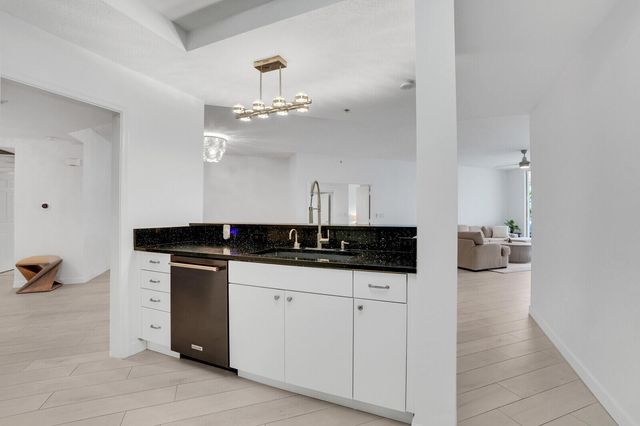 120 Ocean Grande Boulevard 302, Jupiter, FL 33477