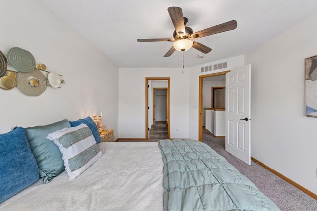 1524 Liberty Circle, Shakopee, MN 55379