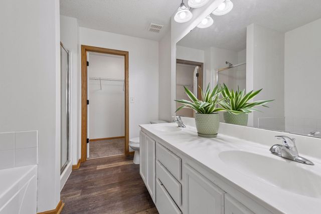 1524 Liberty Circle, Shakopee, MN 55379