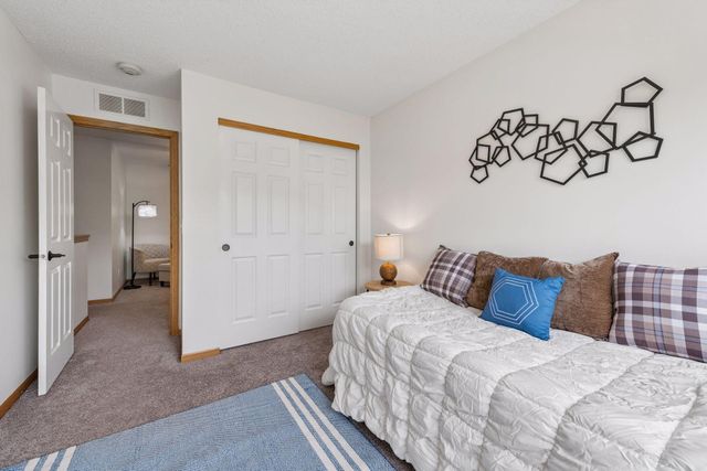1524 Liberty Circle, Shakopee, MN 55379