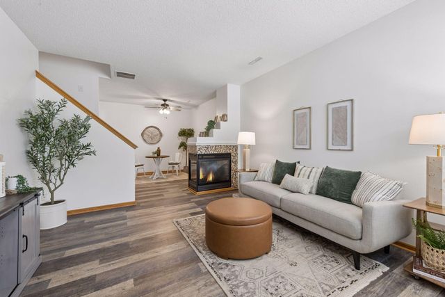 1524 Liberty Circle, Shakopee, MN 55379