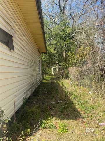 227 E Elm Street, Prichard, AL 36610