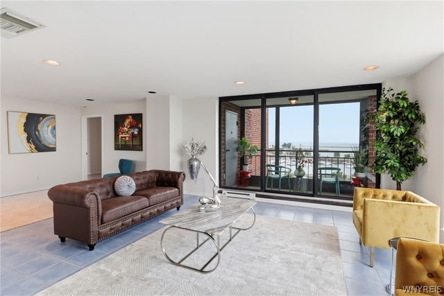 75 Ojibwa Circle 801, Buffalo, NY 14202