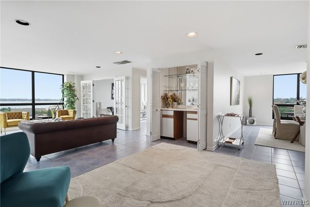 75 Ojibwa Circle 801, Buffalo, NY 14202