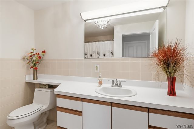75 Ojibwa Circle 801, Buffalo, NY 14202