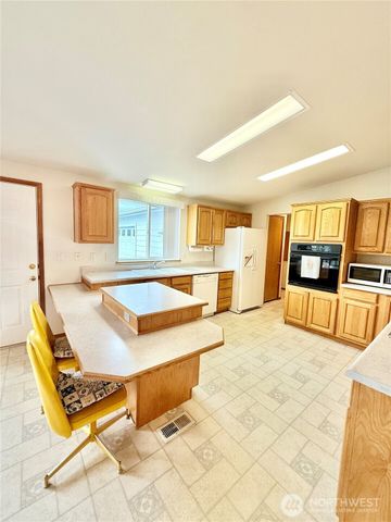 1888 Old Hwy 97, Okanogan, WA 98840